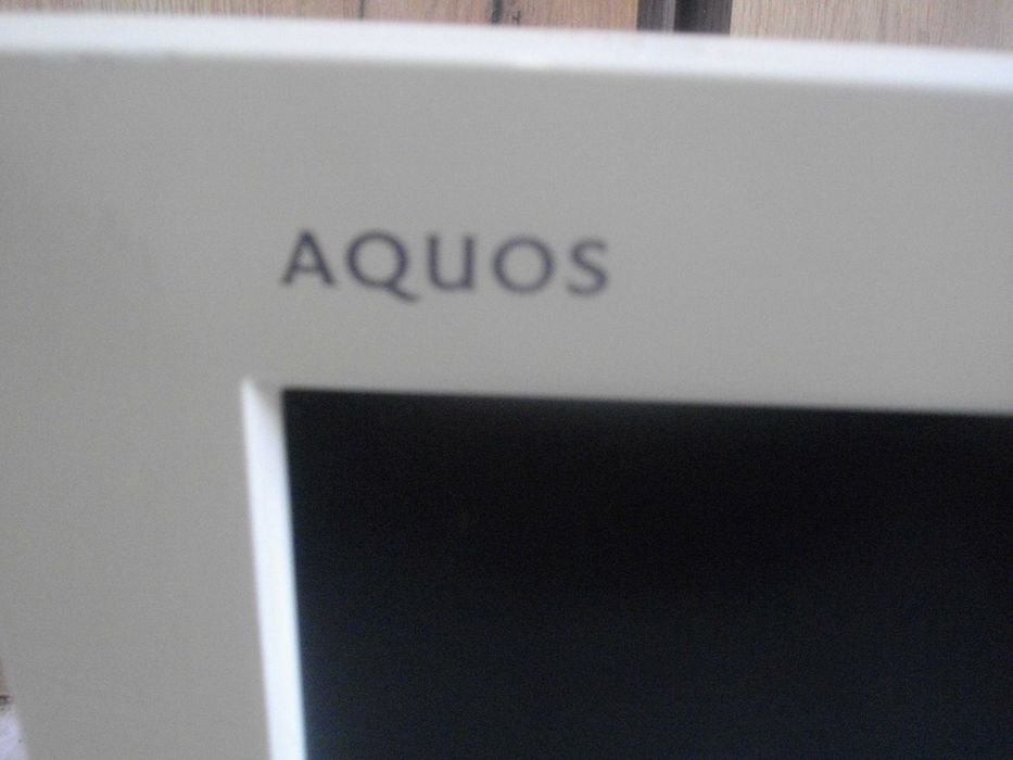 Японски LCD Телевизор SHARP-20 Инча-За Части/За Ремонт-С Дистанционно