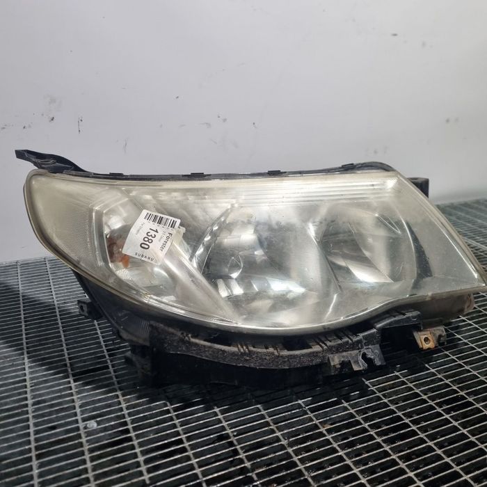 Far Dreapta Subaru Forester 2007 - 2011 SUV 4 Usi (1380) Fara xenon