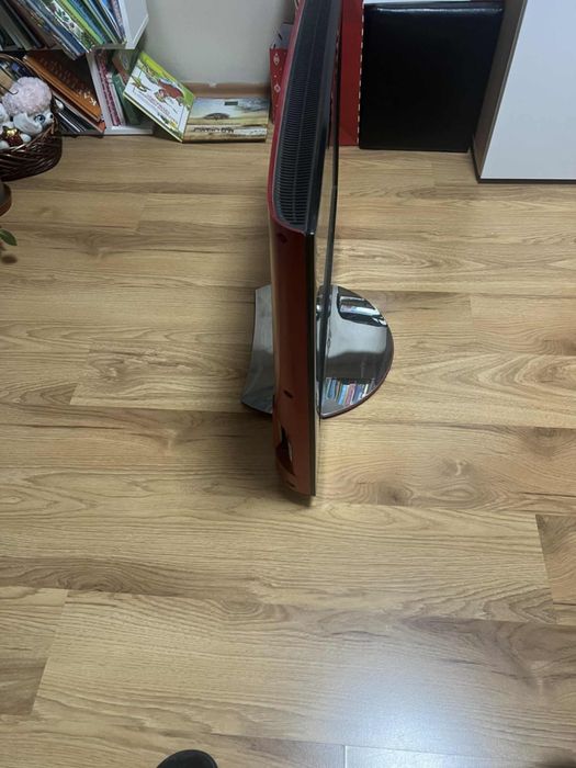 Продавам телевизор Lg