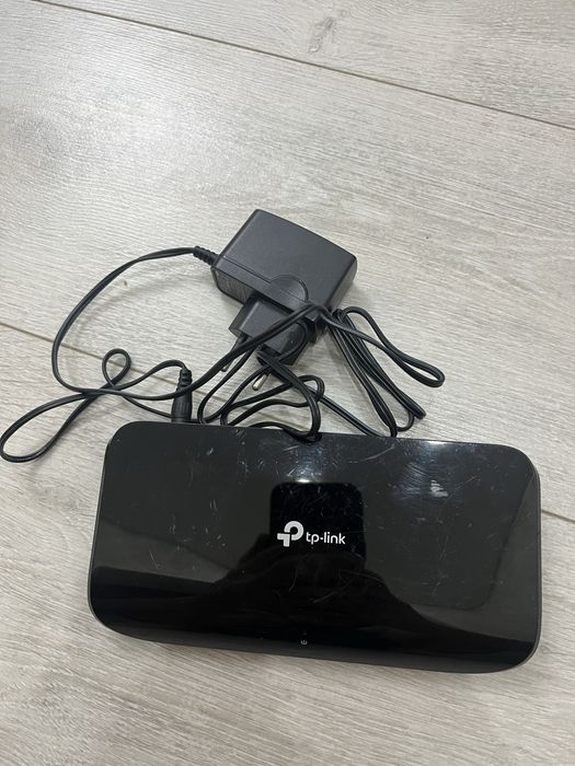 Tp-link модель: TL- SG1008D.