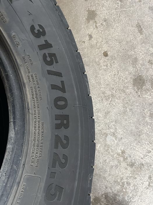 Продам грузовые шины 4 штуки