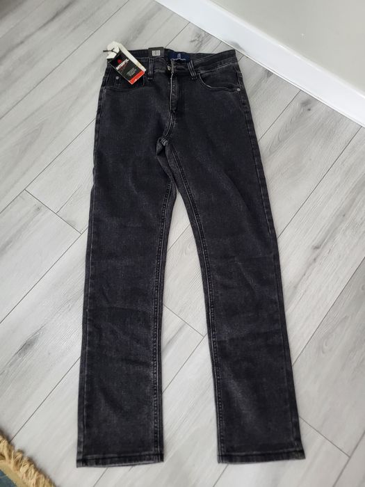 Одежда мужская джинсы