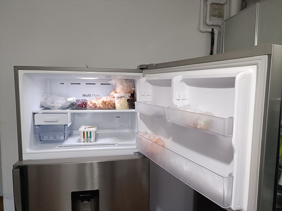 Продам холодильник большой