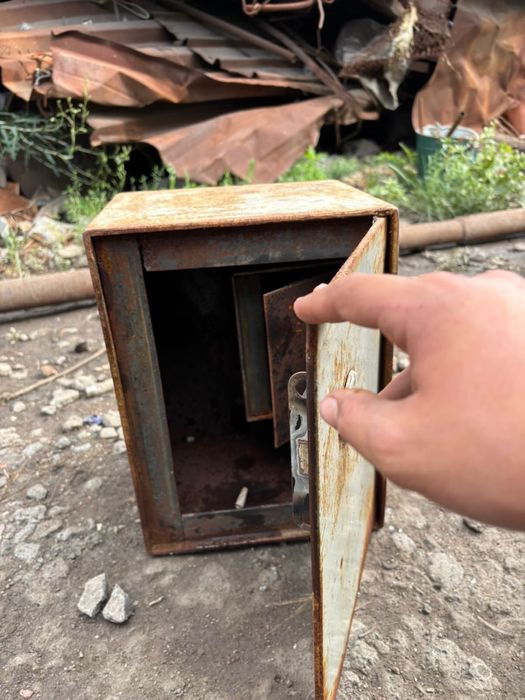 сейф металлический