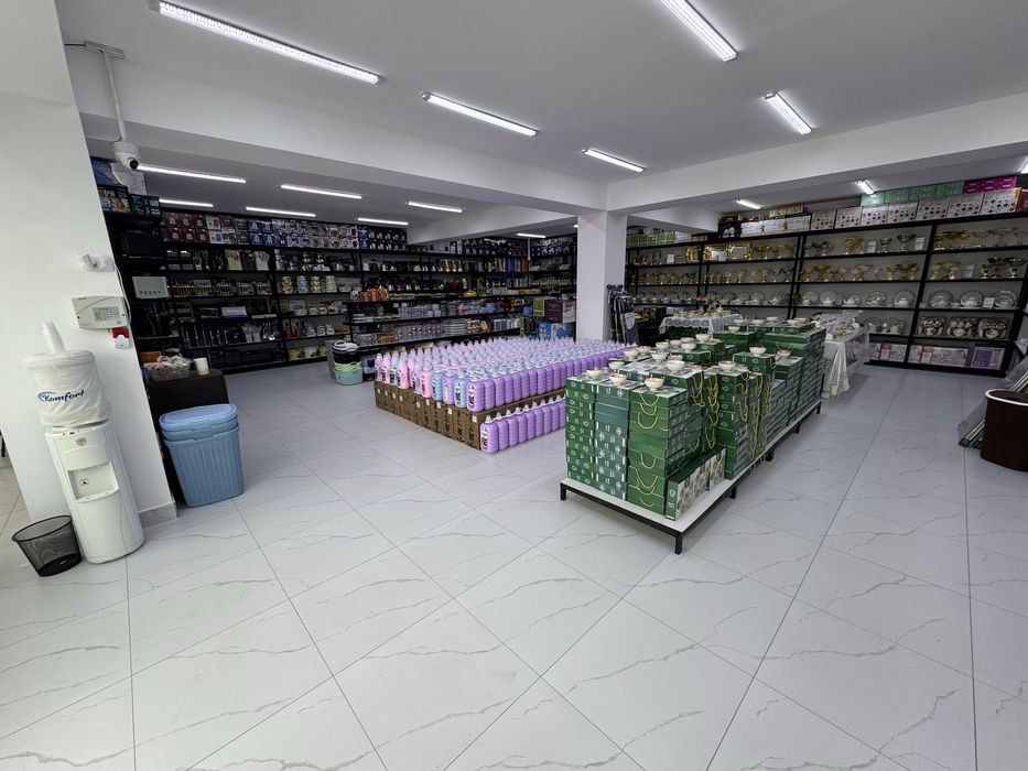 Ishlab turgan katta magazin sotiladi