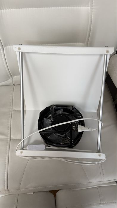 Продам , пылесос для маникюра .