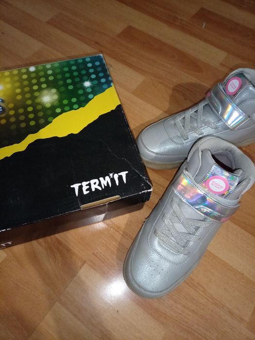 Кроссовки, ботинки