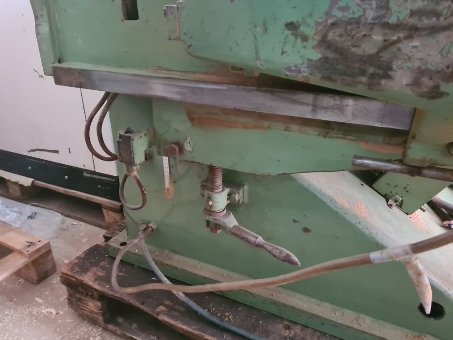 циркуляр фреза пробивна глава  с хидравлична карета,