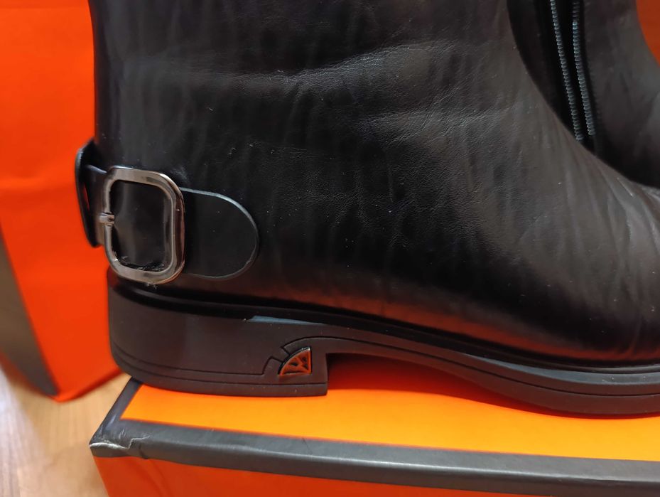 Продаются сапожки!!!40 большемер