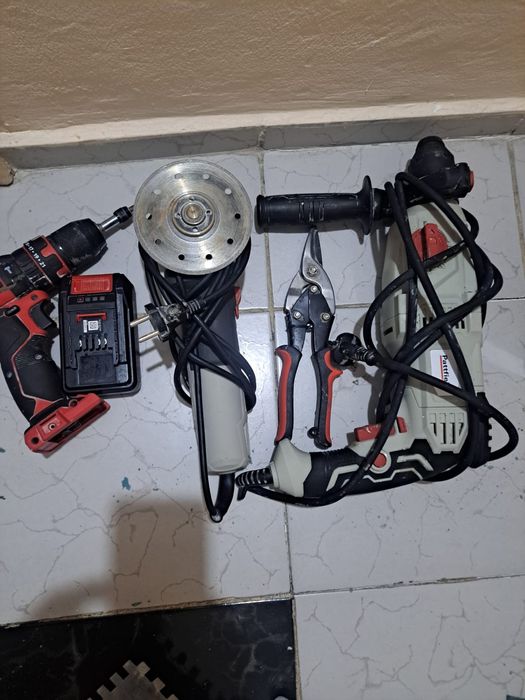 Vand tot ce este in poze