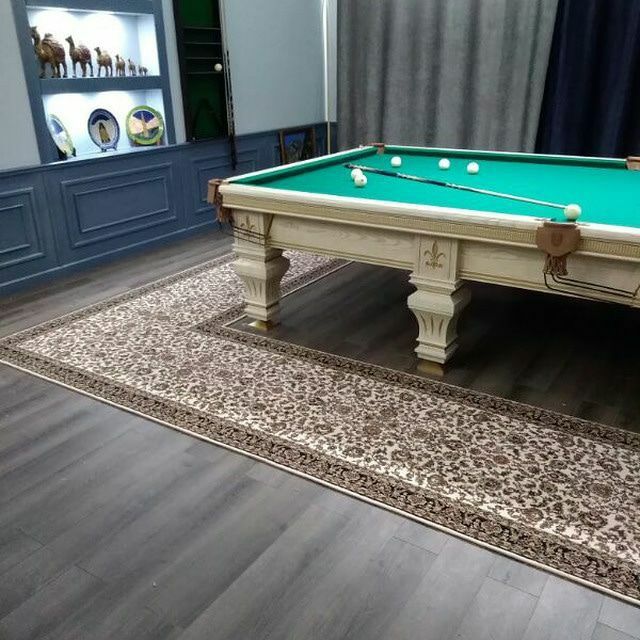 Гилам кесиш тикиш ва улаш хизматлари.