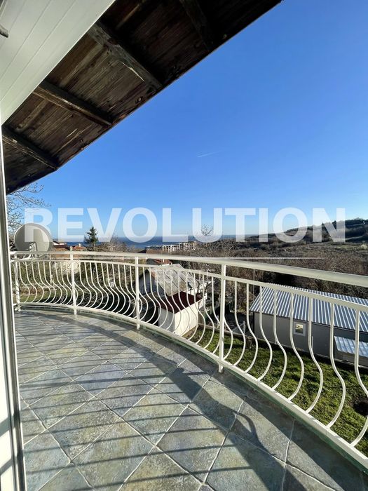 Дава се под наем Къща в к.к. Златни пясъци - 180 кв.м за 1018.98 € - Снимка #16