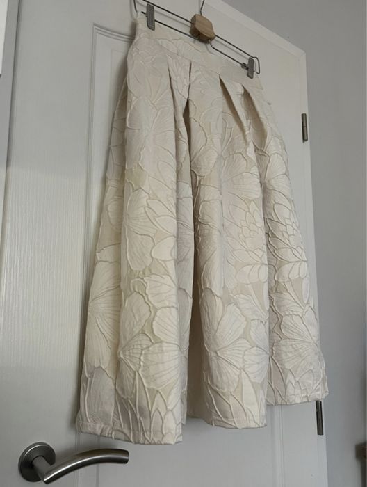 Дамска пола S размер