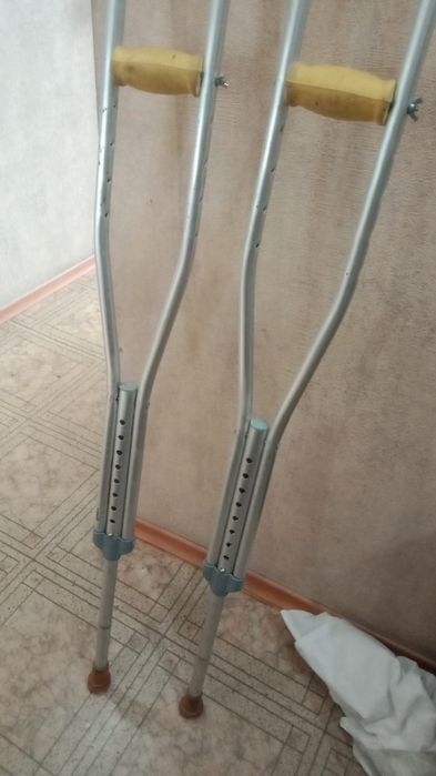 Костыли подмышечные продам