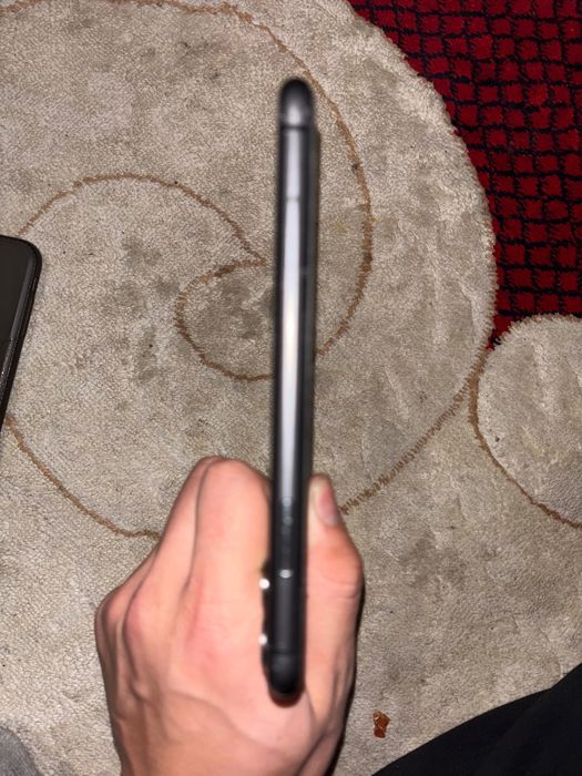 Айфон 11 на хорошом состояния