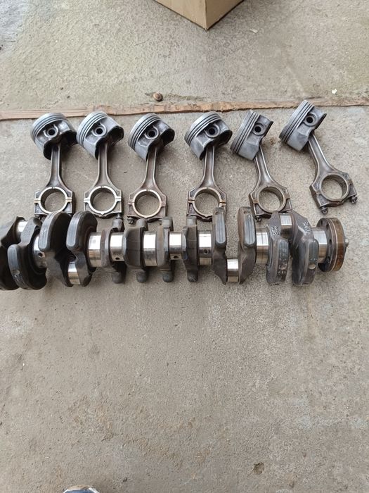 Коленвал с поршнями БМВ Е34 ОТ 2.8