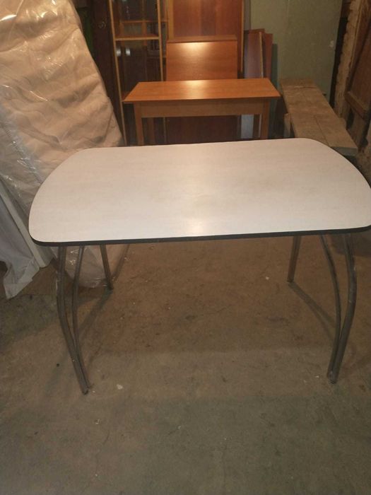 Стол кухонный 110 на 70 см