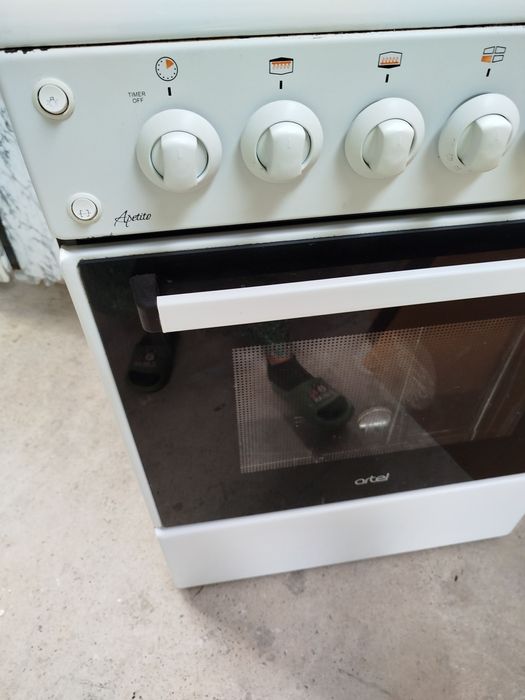 Продается газовая плита Artel