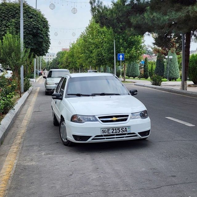 Nexia 2 1.6 sotiladi