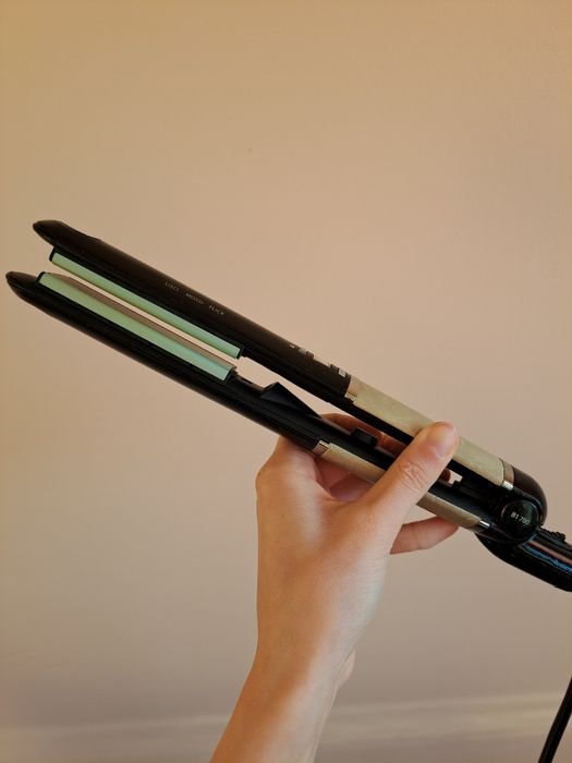 Професионална преса за изправене на коса