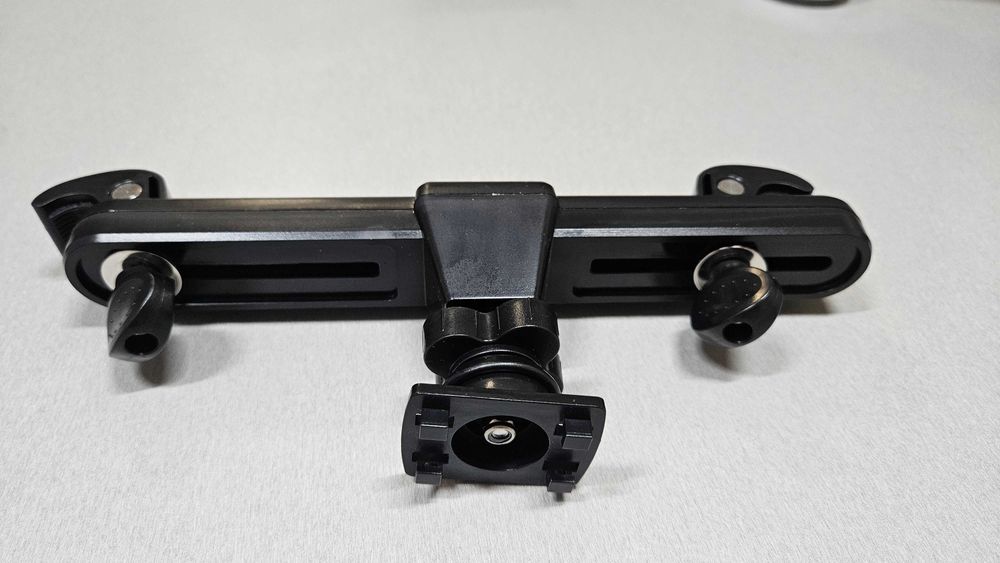 Поставка/стойка за таблет за автомобил за подглавник