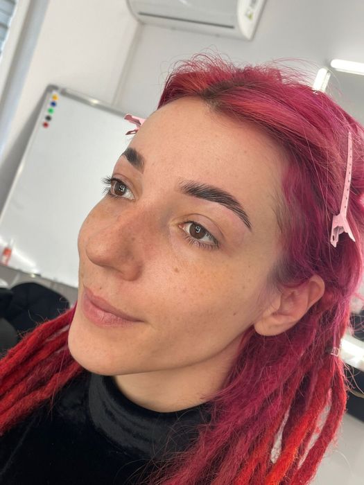 Laminare și Stilizare sprâncene - Cluj