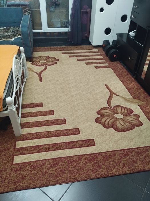 Ковер 2х3 в отличном состоянии