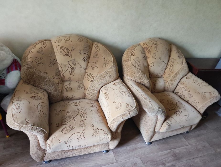 Диван и два кресла
