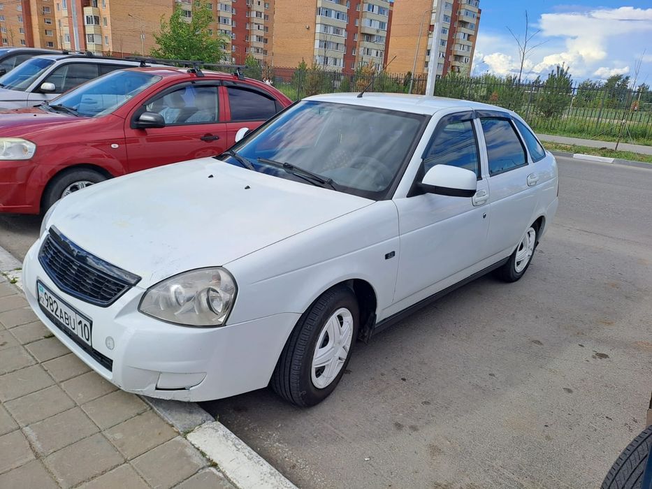 Продам машину.  Приора