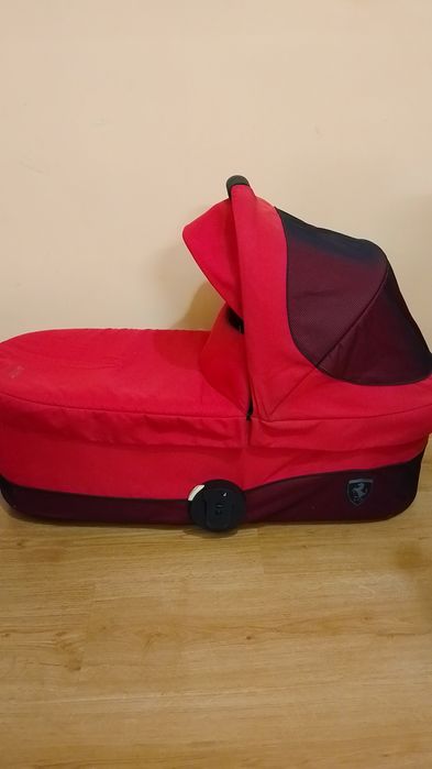 Кош Cybex Ferrari, за новородено