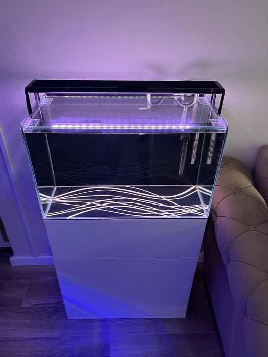 Acvariu cu stand