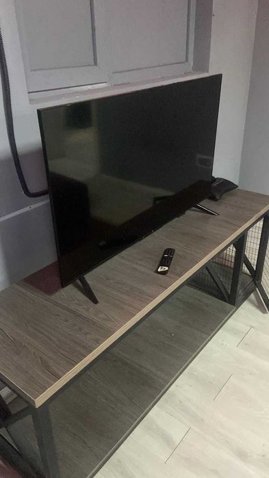 Sony PlayStation 5 + Телевизор, диван, Подставка и 6 джойстиков