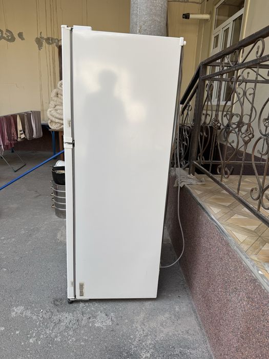 LG Muzlatgich sotiladi