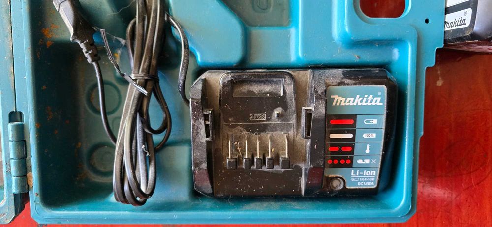 Комплек MAKITA ударен акумулаторен винтоверт, 2 батерии, 42Nm