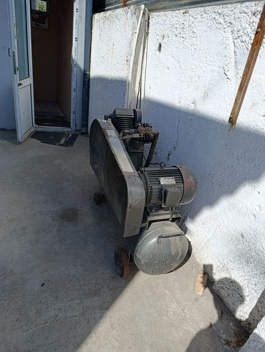 Vulkanizatsiya apparatlari sotiladi