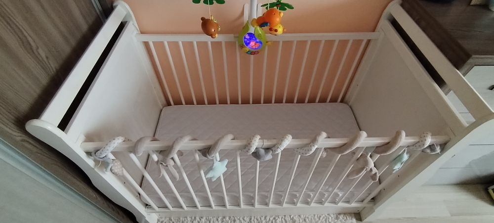 Vând pătuț cu sertar