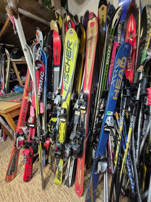 Ски оборудване на едро 25+ каски 100+ ски комплекта