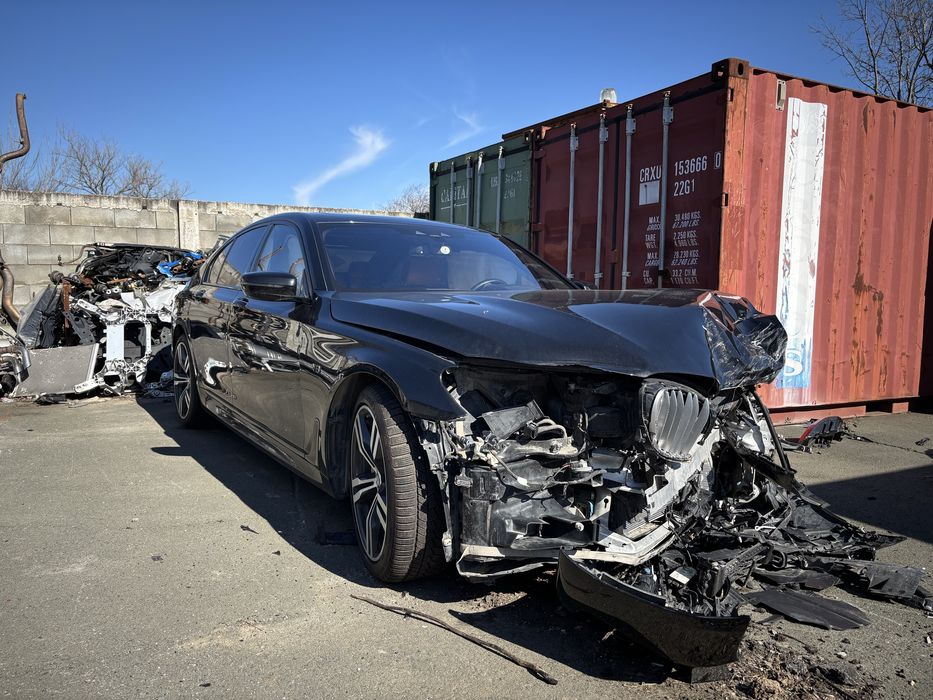 BMW 750i xdrive G11 – цяла на части