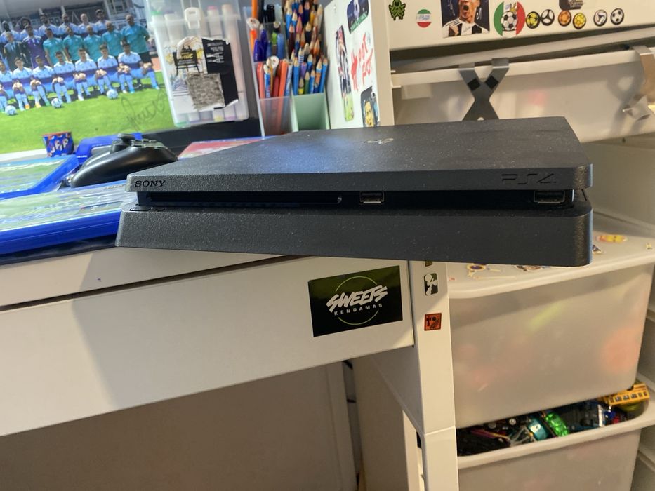 Vand ps 4 cu multe jociri