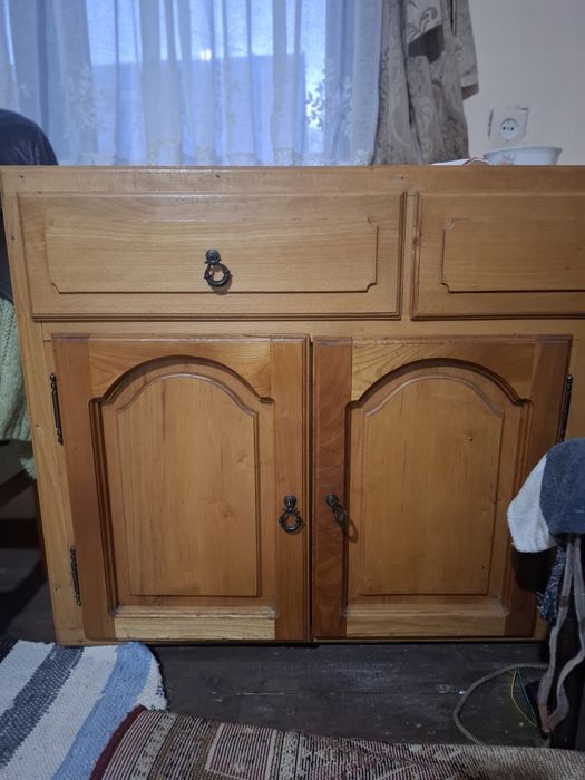 Mobila din lemn masiv