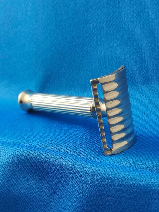 Kirby Beard & Co – aparat de ras vintage “open comb”