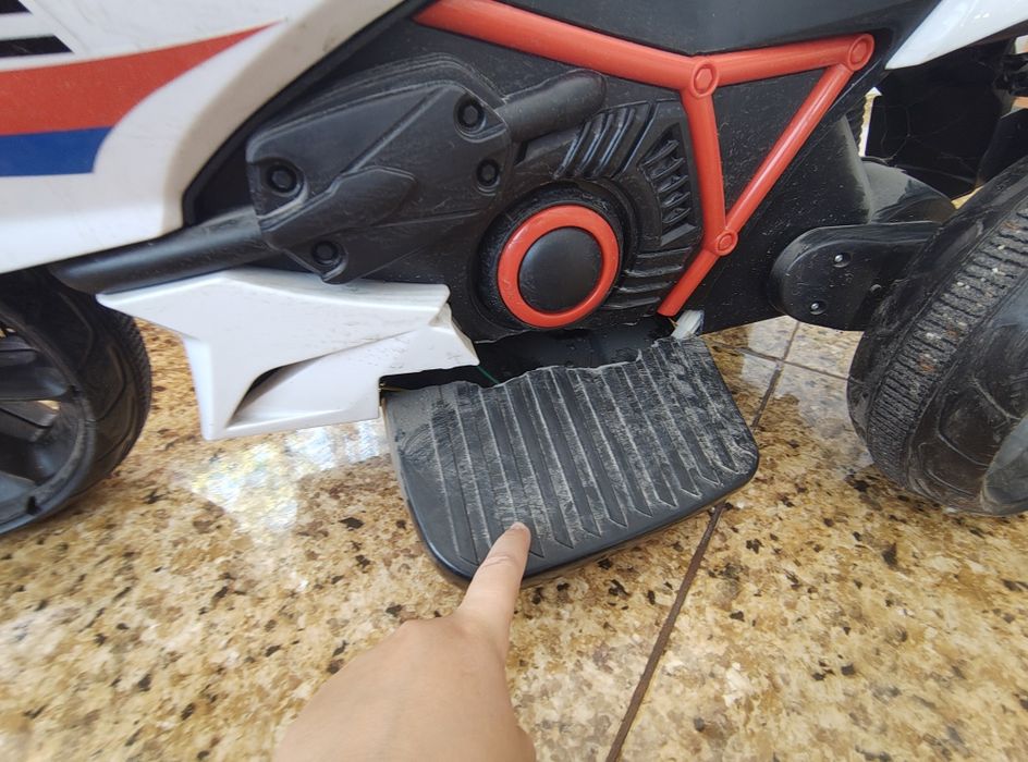 Vând motoreta HP2