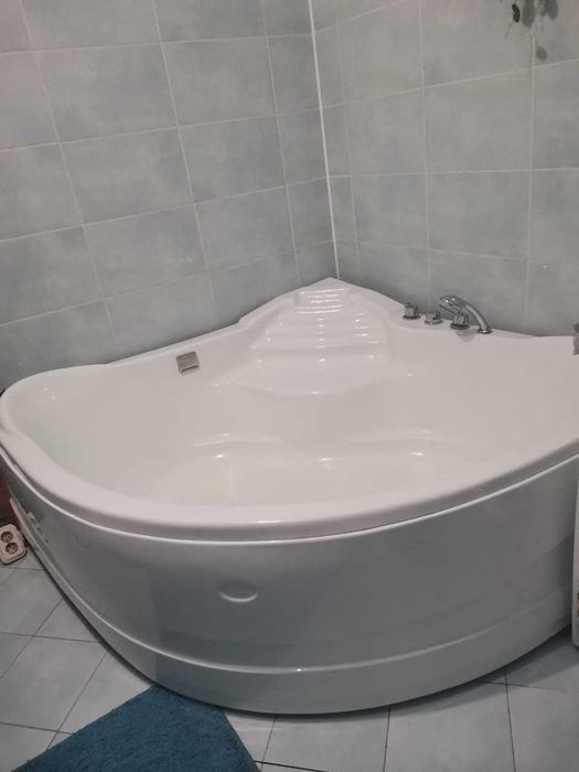 Ванна угловая 145 см