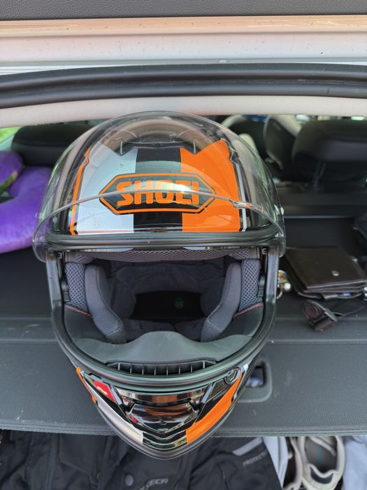 Casca moto Shoei GT air II in stare perfecta ,noua ,purtata o tura ,este prea mica pt mine , pret negociabil !