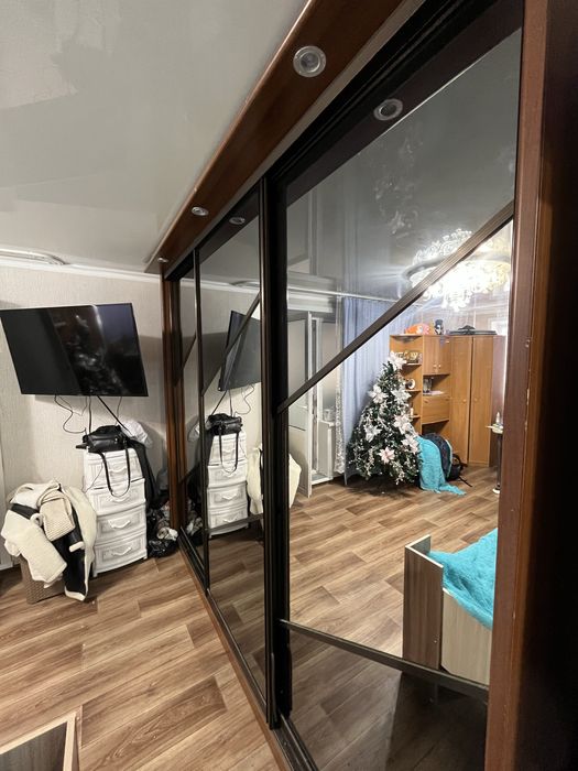 Продам большой крассивый шкаф