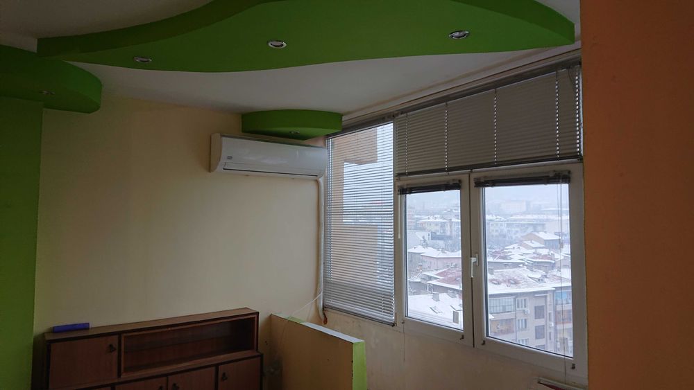 Дава се под наем Тристаен апартамент в Шумен, Център - 70 кв.м за 306 € - Снимка #4