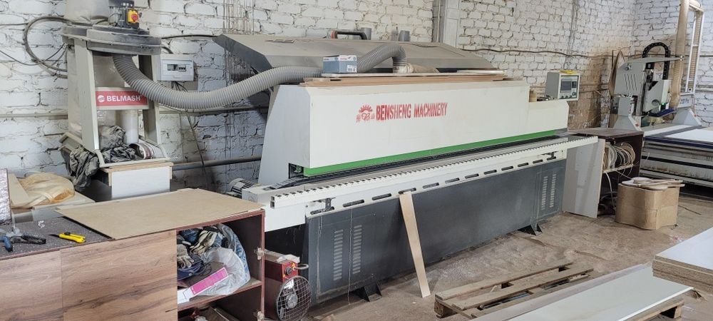 Продам мебельное оборудование.