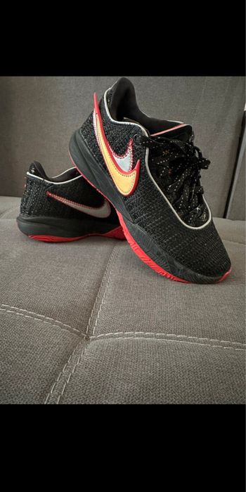 Nike LeBron Trinity 20