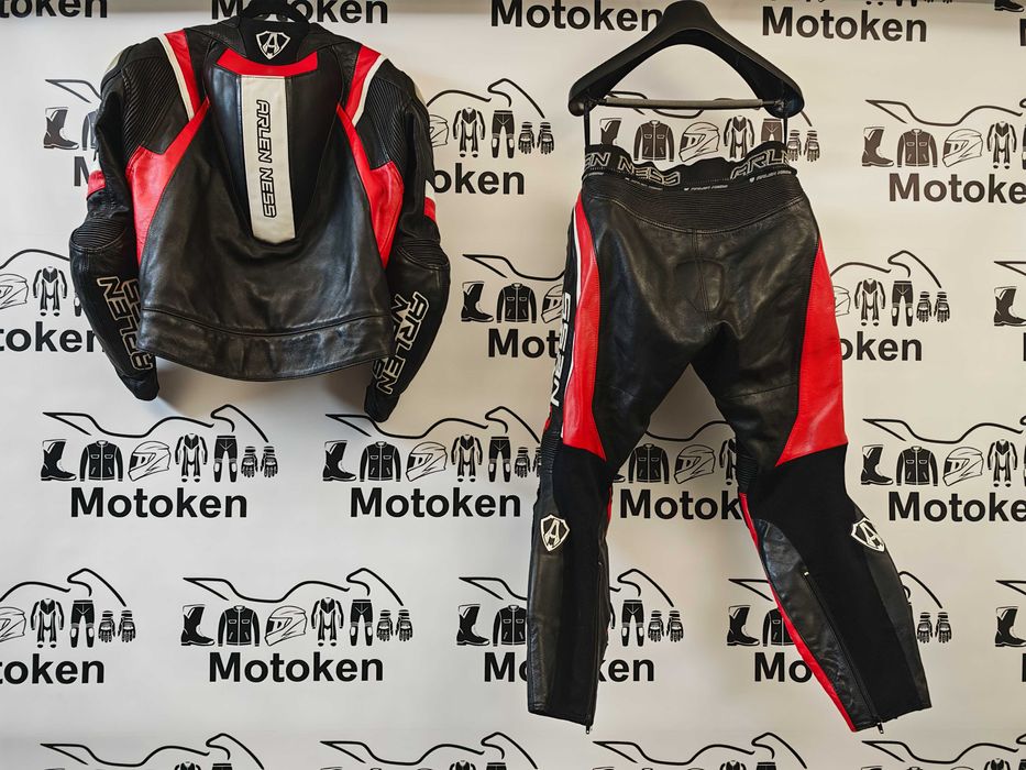 Costum moto piele ARLEN NESS cu cocoasa marime 52