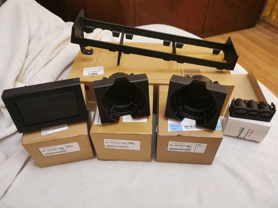 Продам НОВ оригиналния Cup Holder BMW E36